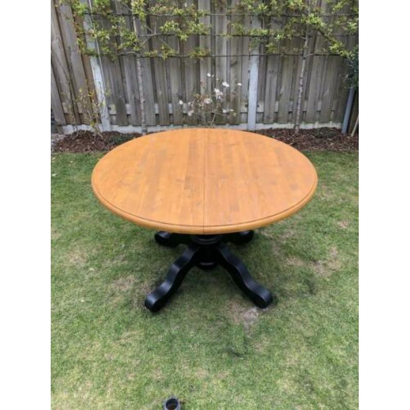 Eettafel rond / uittrekbaar tot ovaal