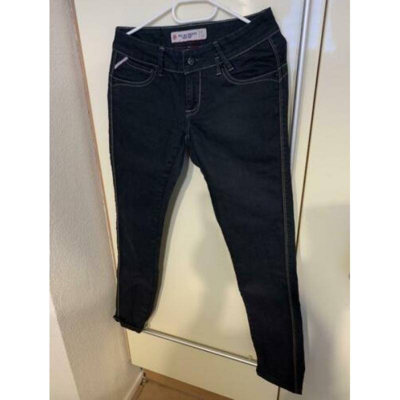 Zgan blauwe jeans van America today. Mt 30/32(nieuwstaat)