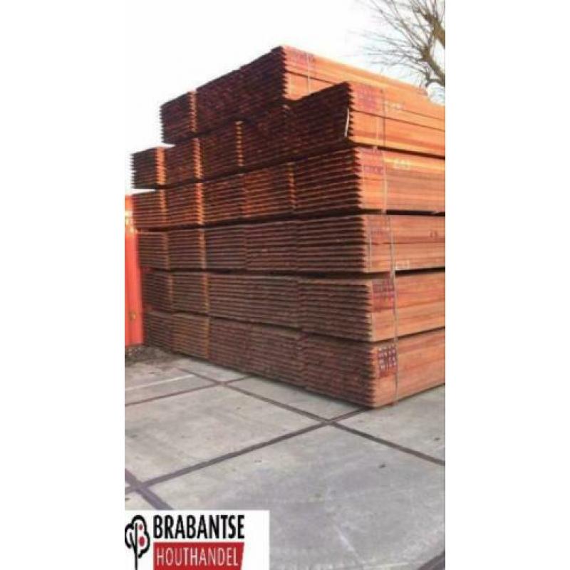 Hardhouten palen Azobe tuin schutting beschoeiing