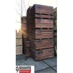 Hardhouten palen Azobe tuin schutting beschoeiing