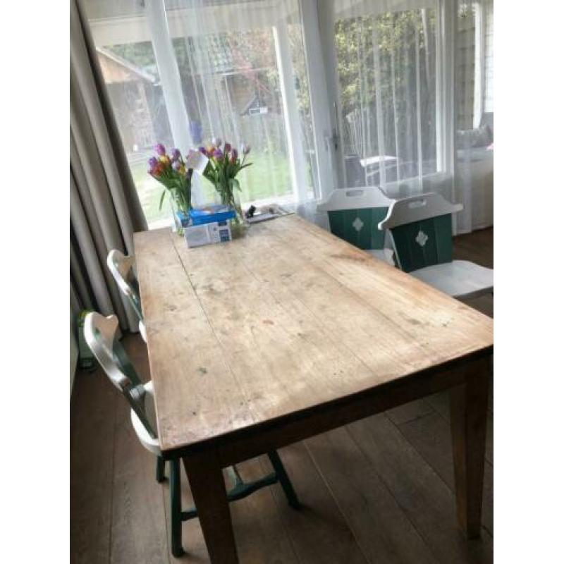 5 leuke houten stoelen gratis!