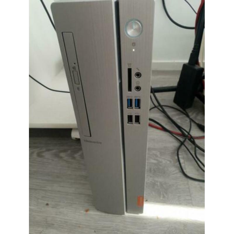 Lenevo computer + scherm + toetsenbord en muis