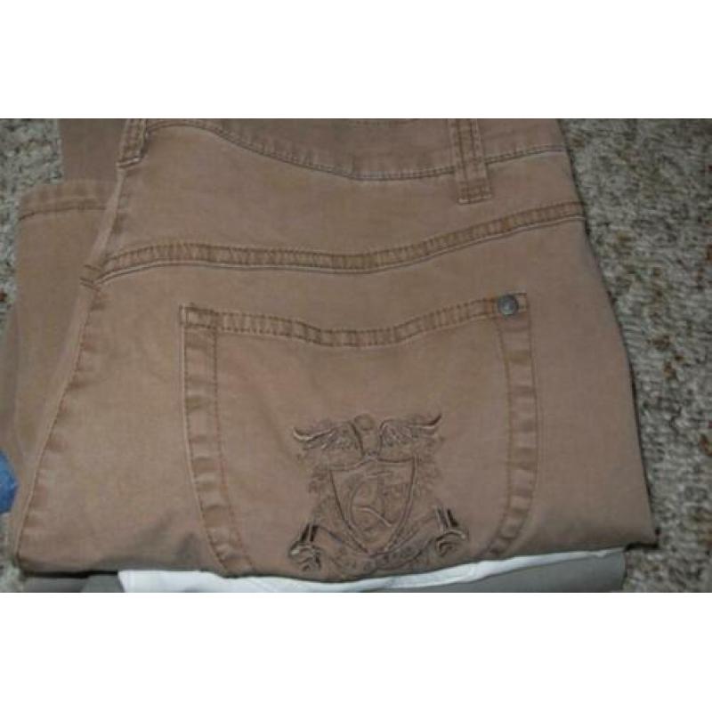 5 jeans waaronder 2 nieuwe en 3 zgan gerry weber maat 44.