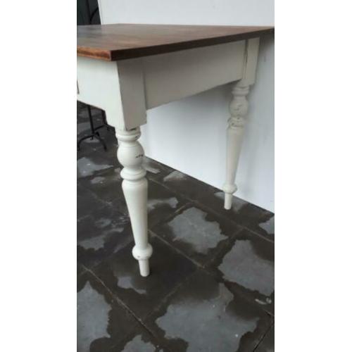 ~Mooie brocante tafel~