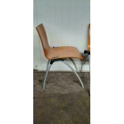 MPH 4010-82 Vier vintage houten stapelbare stoelen Eromes