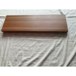 Zwevende wandplank (Duraline) met smalle lade. Eiken