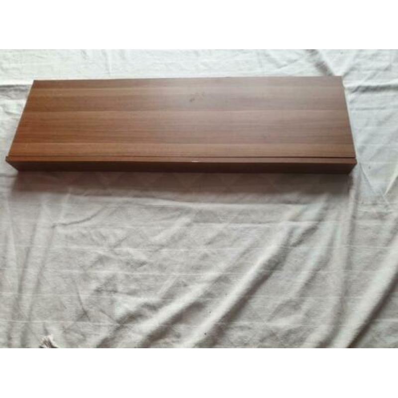 Zwevende wandplank (Duraline) met smalle lade. Eiken