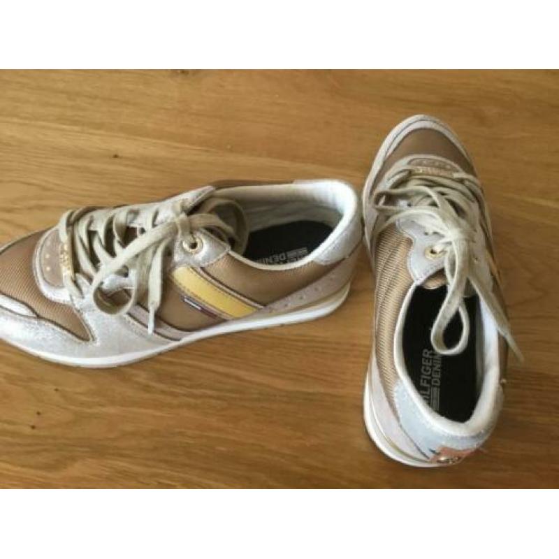 Tommy Hilfiger sneakers. Maat 39