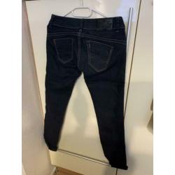 Zgan blauwe jeans van America today. Mt 30/32(nieuwstaat)