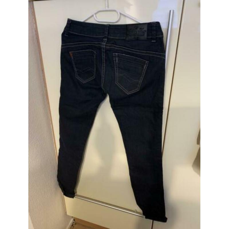 Zgan blauwe jeans van America today. Mt 30/32(nieuwstaat)