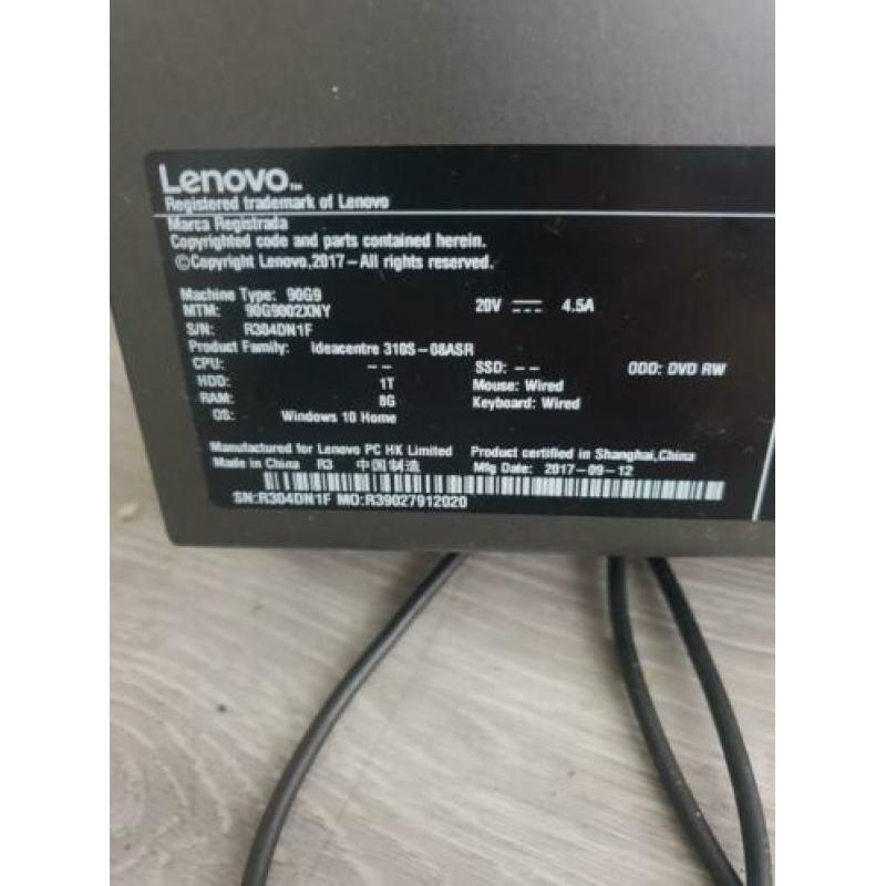Lenevo computer + scherm + toetsenbord en muis