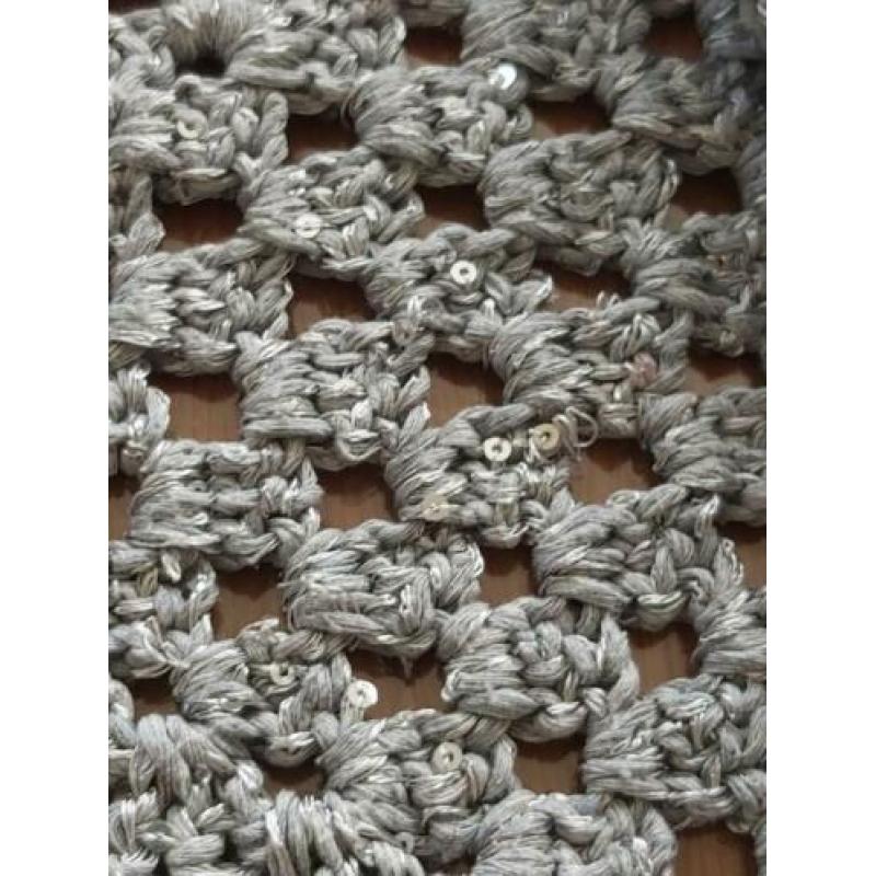 Grijs granny vest. Draagmaat 122/128 ongeveer