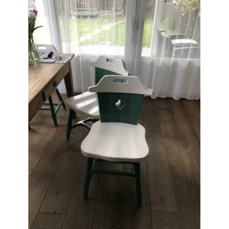 5 leuke houten stoelen gratis!