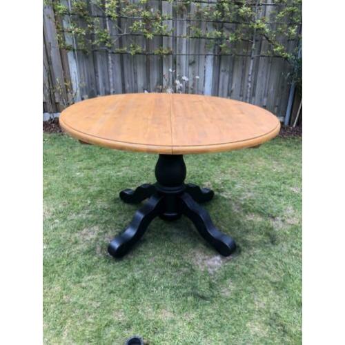 Eettafel rond / uittrekbaar tot ovaal