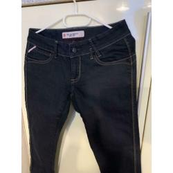 Zgan blauwe jeans van America today. Mt 30/32(nieuwstaat)