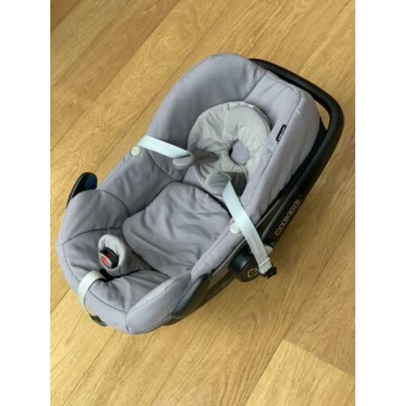 Maxi cosi Pebble grijs + isofix Familyfix