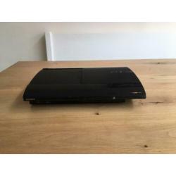 PS3 met 3 controllers en games