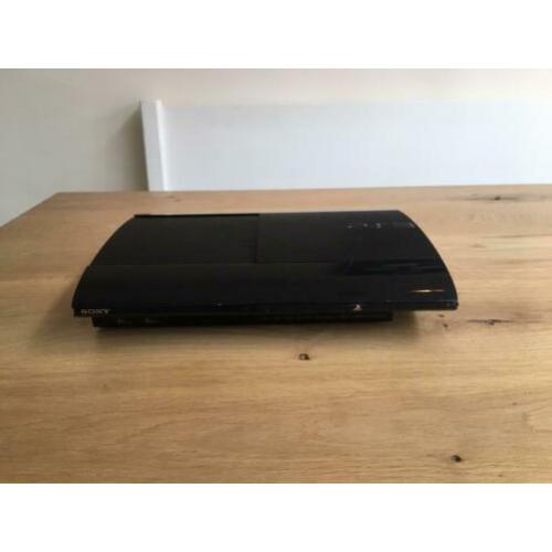 PS3 met 3 controllers en games