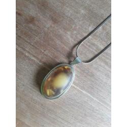 Zilver ketting met hanger.