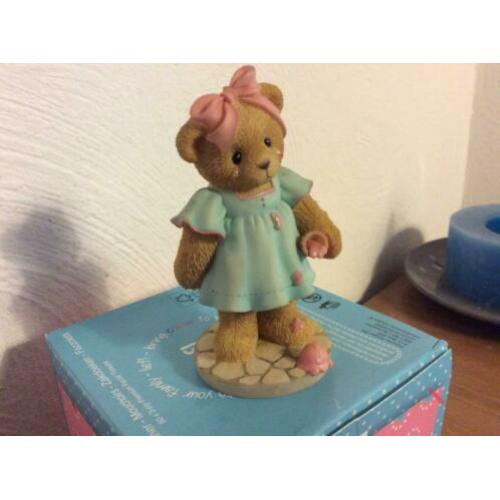 Cherished teddies Lorraine. 661880 retired in 2004