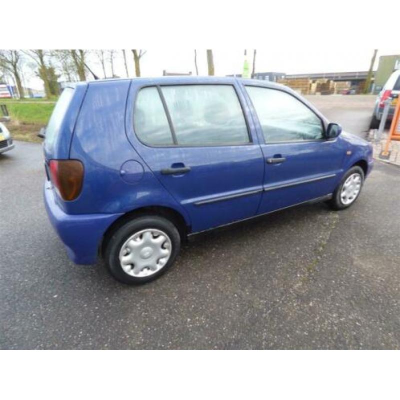 VOLKSWAGEN Polo 1.4 44KW Automaat Nieuwe APK