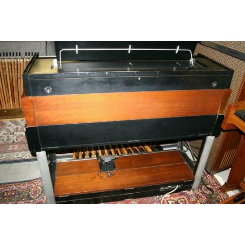 Hammond X77 toonwiel orgel met Leslie