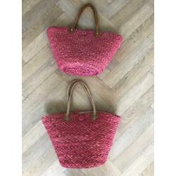 Twee roze standtassen