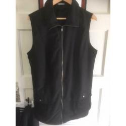 zwart gilet en 3/4 broek maat 46 100 % polyester