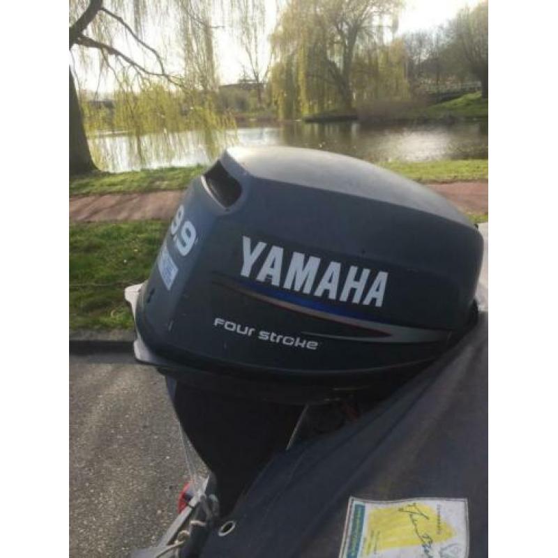 Prachtige sloep (met schade)