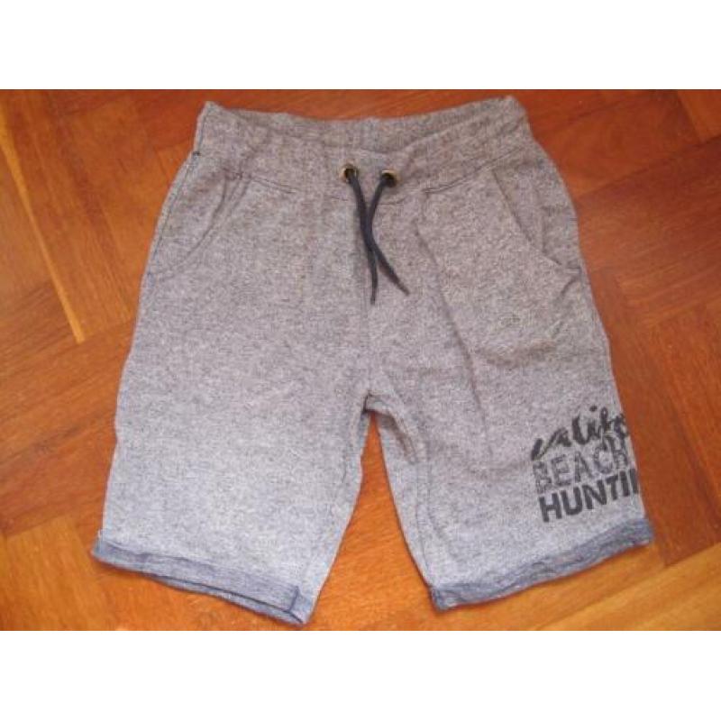 Korte broek sweatstof maat 152