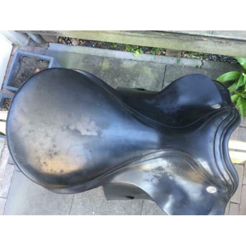 Dressuurzadel KN symphonie MK2 45, 17 inch (gebruikt)