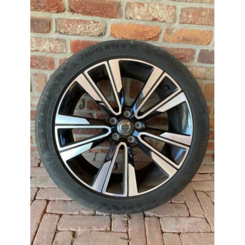 Te Koop: Originele 19" velgen Volvo V60 Cross Country 2019