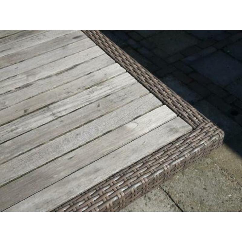 Tuinset rietlook met hout l: 2meter, b: 1meter h: 75 cm
