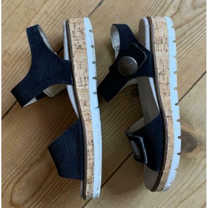 Iris / Zwarte leren sandalen Maat 39