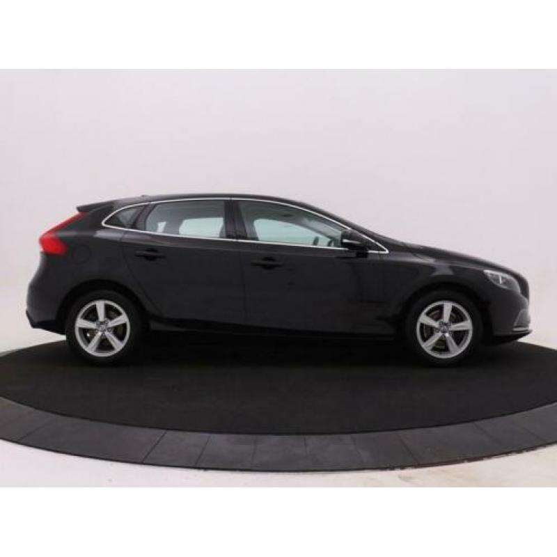 Volvo V40 1.6 T3 Momentum | Trekhaak | Half leder | Cruise C