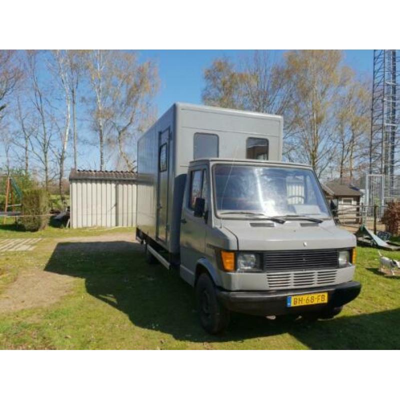 Paardenvrachtwagen. 2paards b rijbewijs