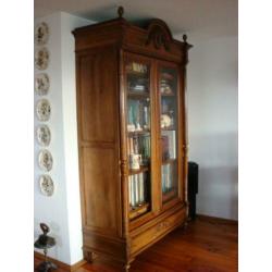 antieke groote kast