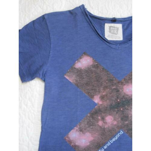 Mooi blauw T-shirt maat XS / 164