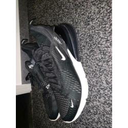 Nike sneakers 270 maat 44