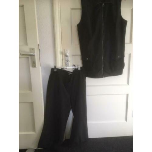 zwart gilet en 3/4 broek maat 46 100 % polyester