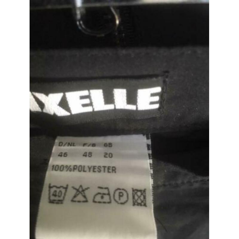 zwart gilet en 3/4 broek maat 46 100 % polyester