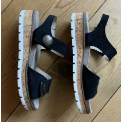 Iris / Zwarte leren sandalen Maat 39