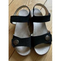 Iris / Zwarte leren sandalen Maat 39