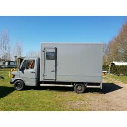 Paardenvrachtwagen. 2paards b rijbewijs