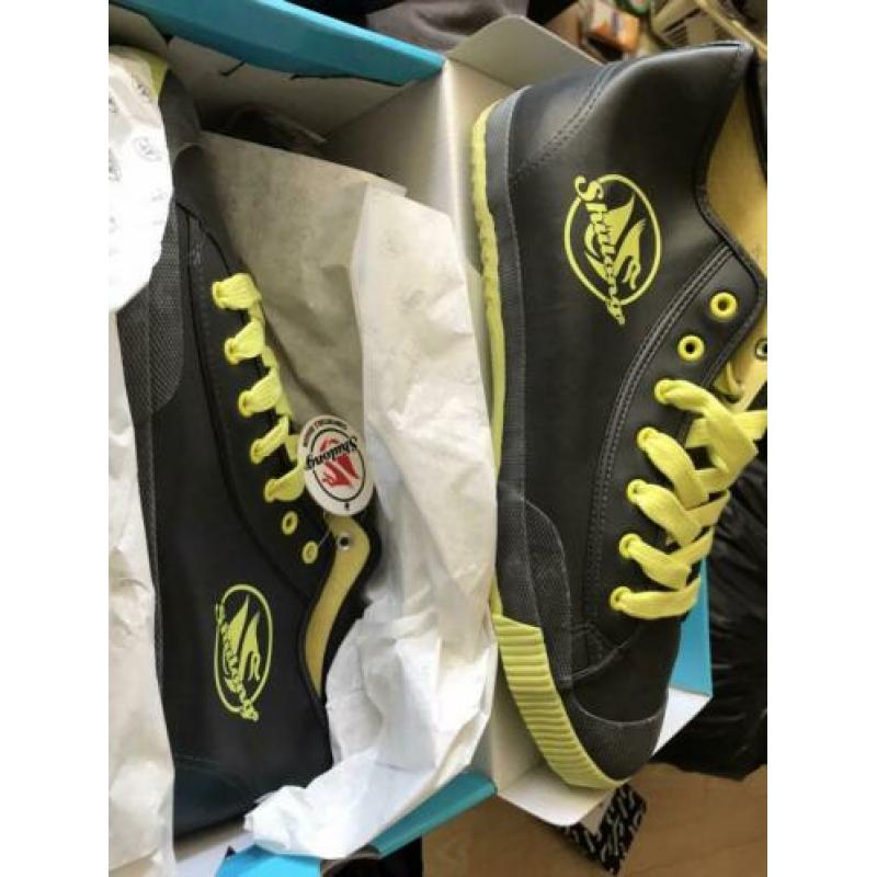 Sneakers mt 44 van shulong
