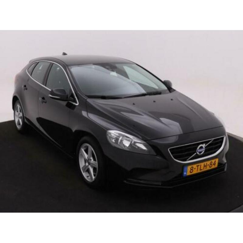 Volvo V40 1.6 T3 Momentum | Trekhaak | Half leder | Cruise C