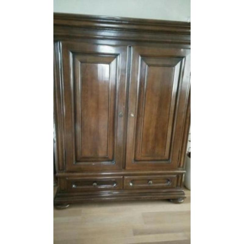 Eiken kast
