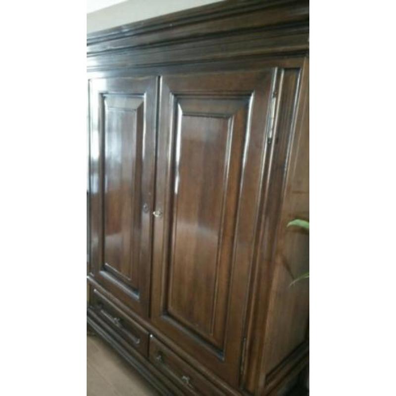 Eiken kast