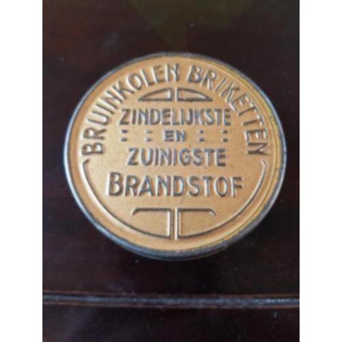 Speldenkussen bruinkolen briketten