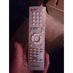 Te koop tv met videorecorder